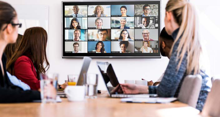 funciones hace un intérprete en una conferencia en vivo